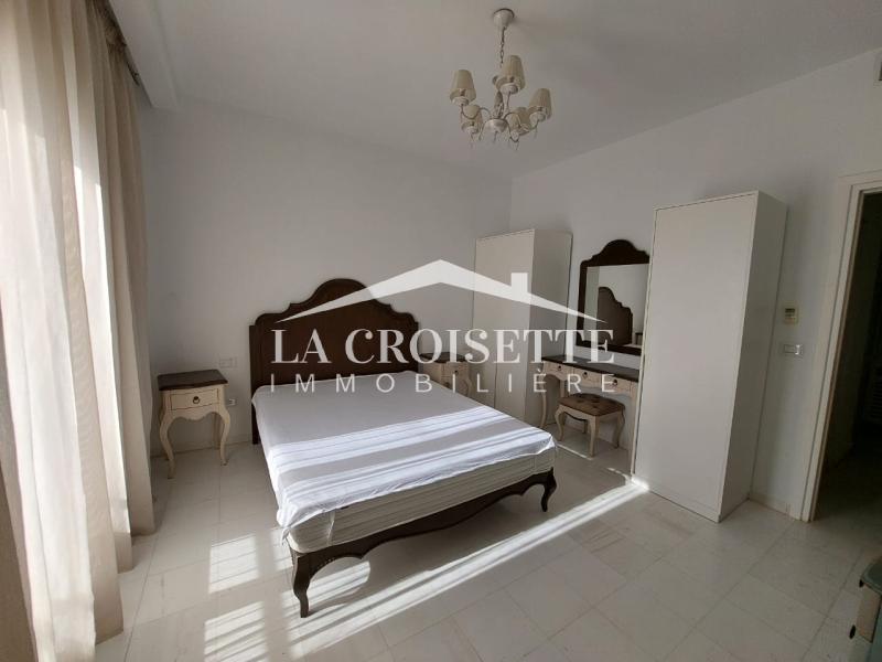 Triplex S+4 avec piscine à Gammarth